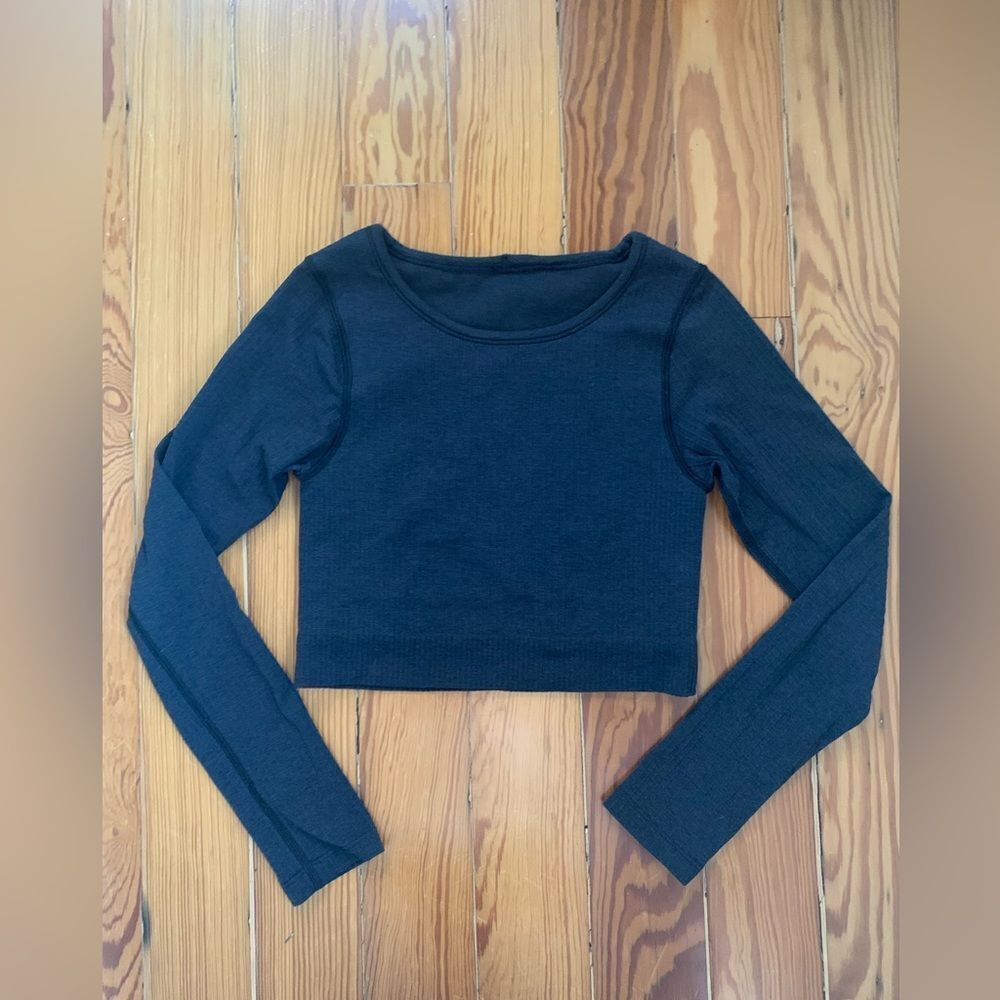 Lululemon  Ebb to street ribbed crop top